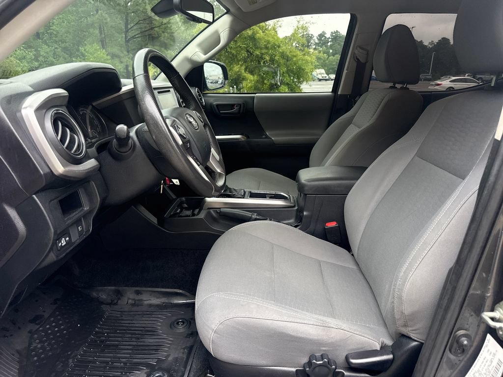 Used 2019 Toyota Tacoma SR5 RWD image 12
