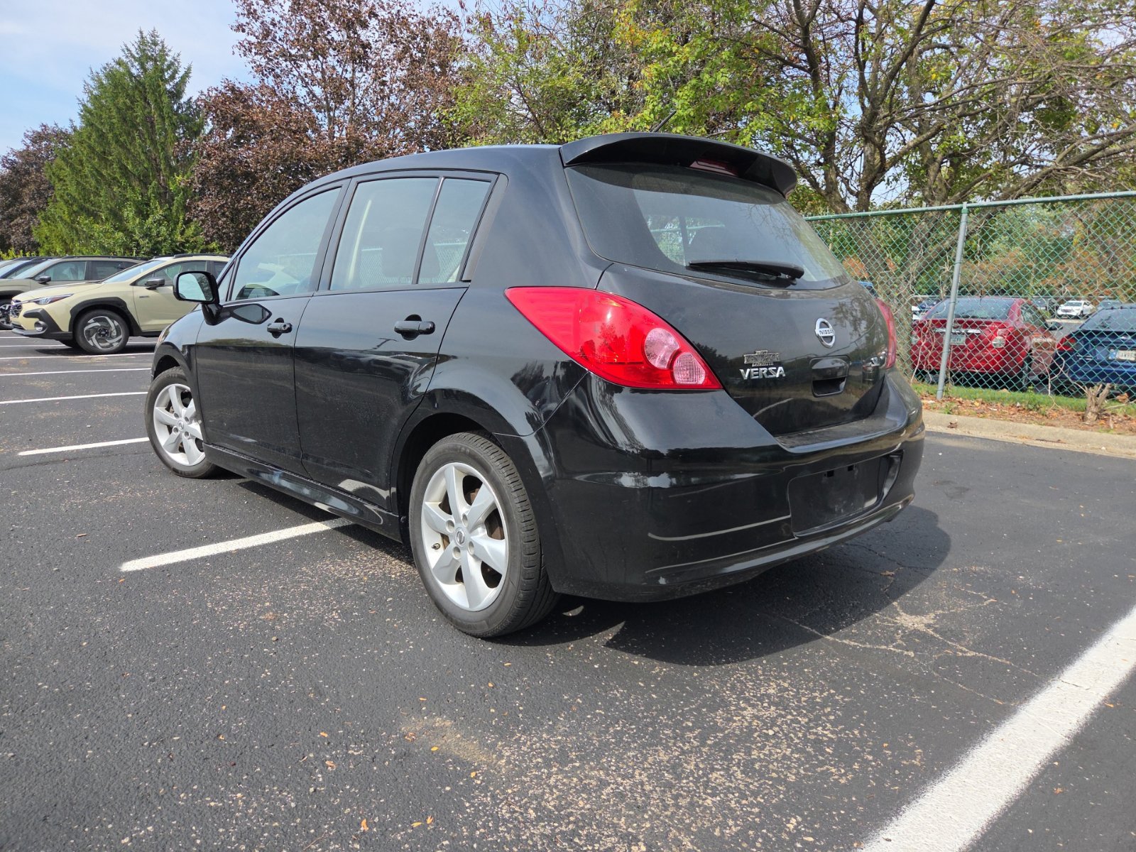 Used 2012 Nissan Versa Hatchback FWD image 9