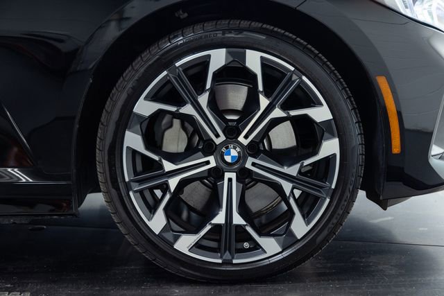 Certified 2025 BMW 330i xDrive Sedan w/ Premium Package AWD/4WD image 27