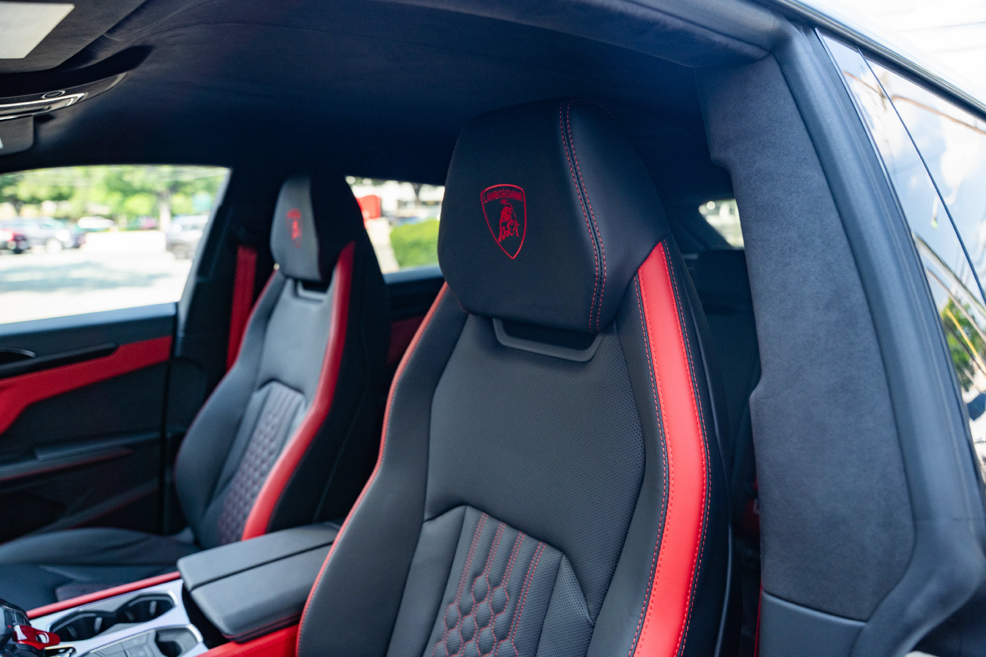 Used 2025 Lamborghini Urus Performante AWD/4WD image 29