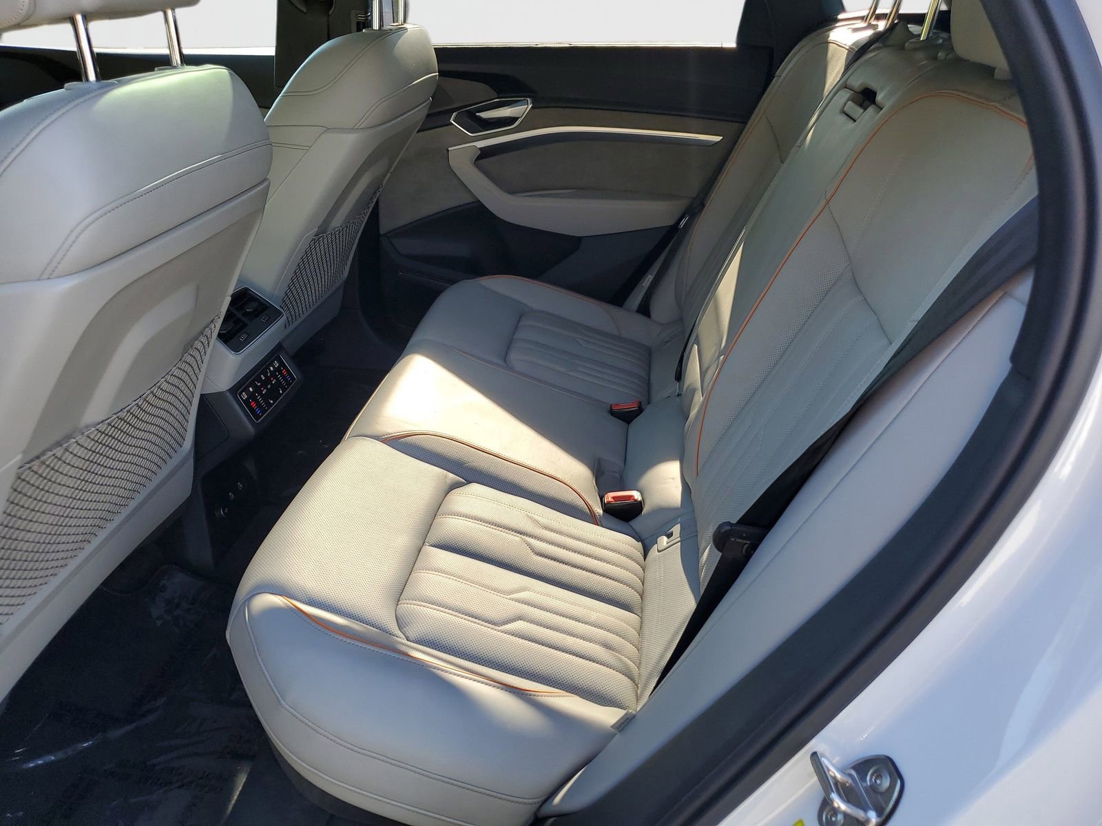 Used 2022 Audi e-tron Chronos w/ Chronos Package image 15