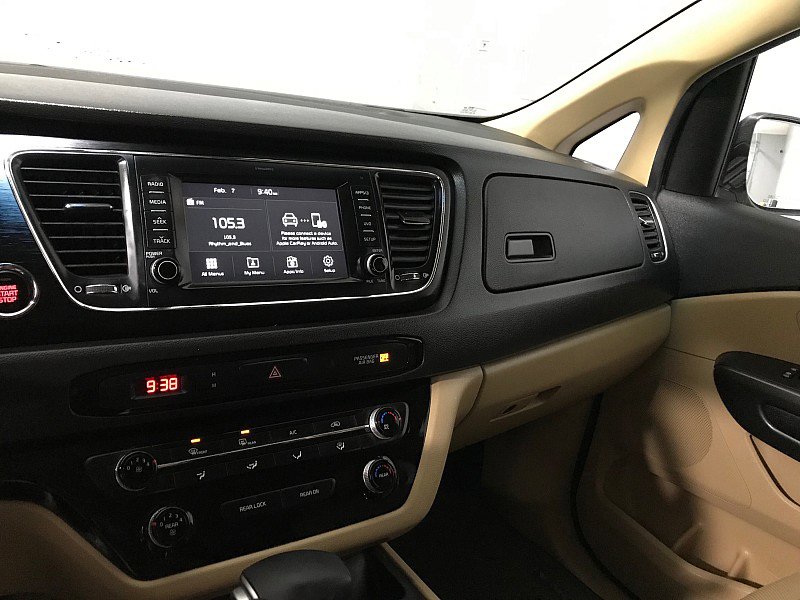 Used 2017 Kia Sedona LX w/ LX Essentials Premium Package FWD image 25