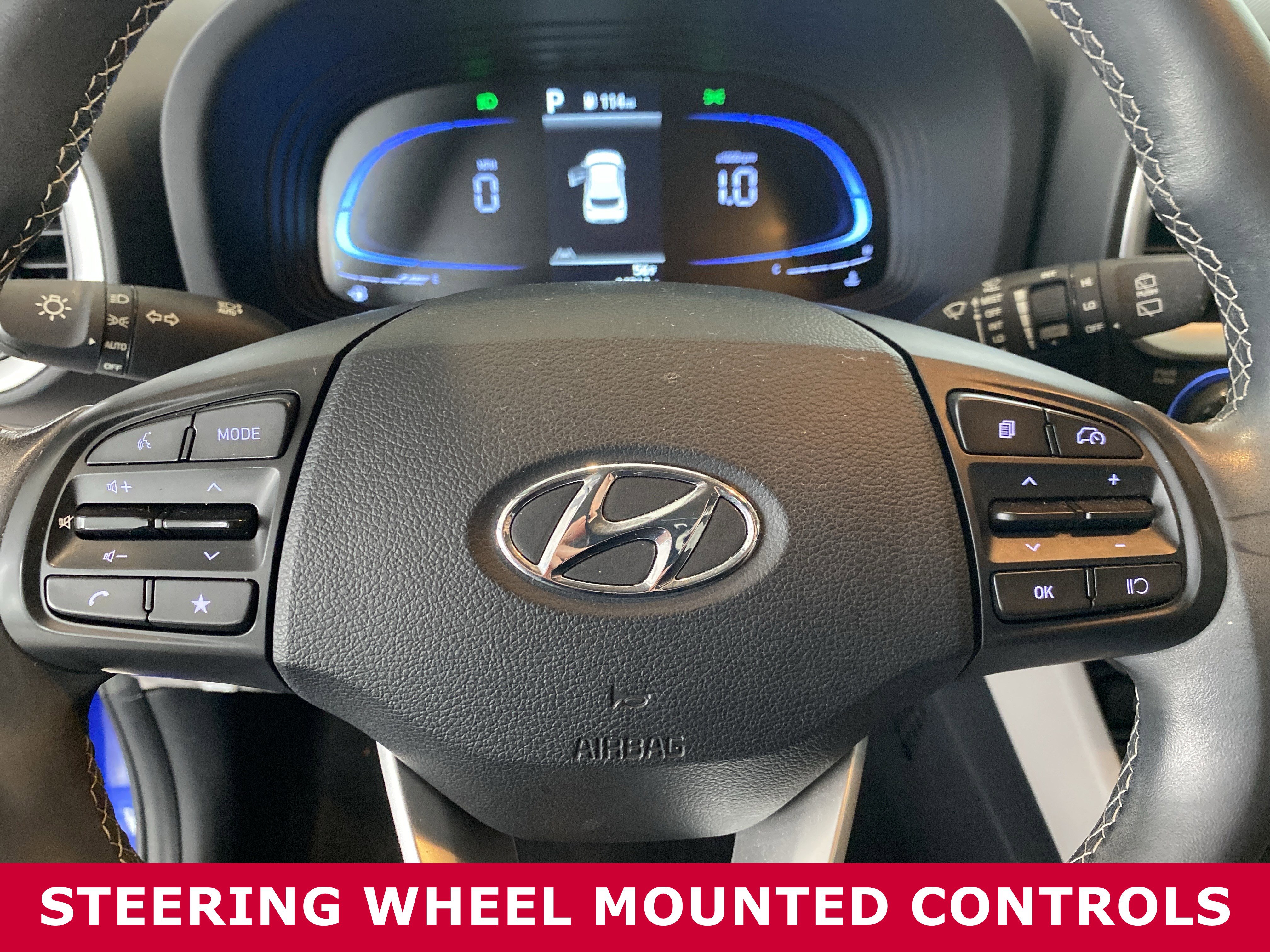 Used 2025 Hyundai Venue SEL image 11