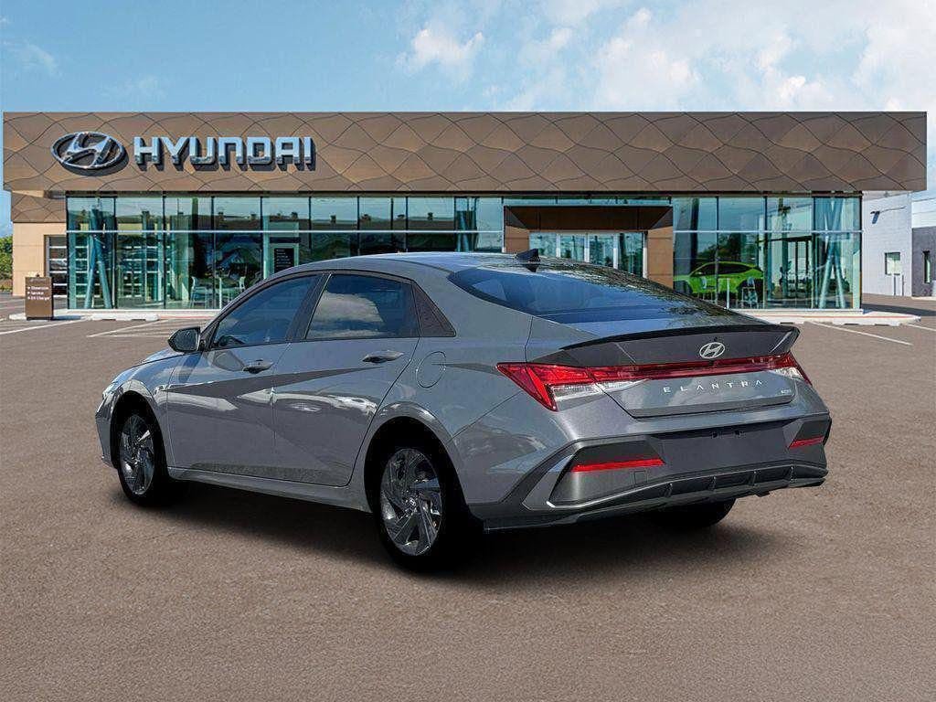New 2026 Hyundai Elantra SEL w/ Cargo Package FWD image 4
