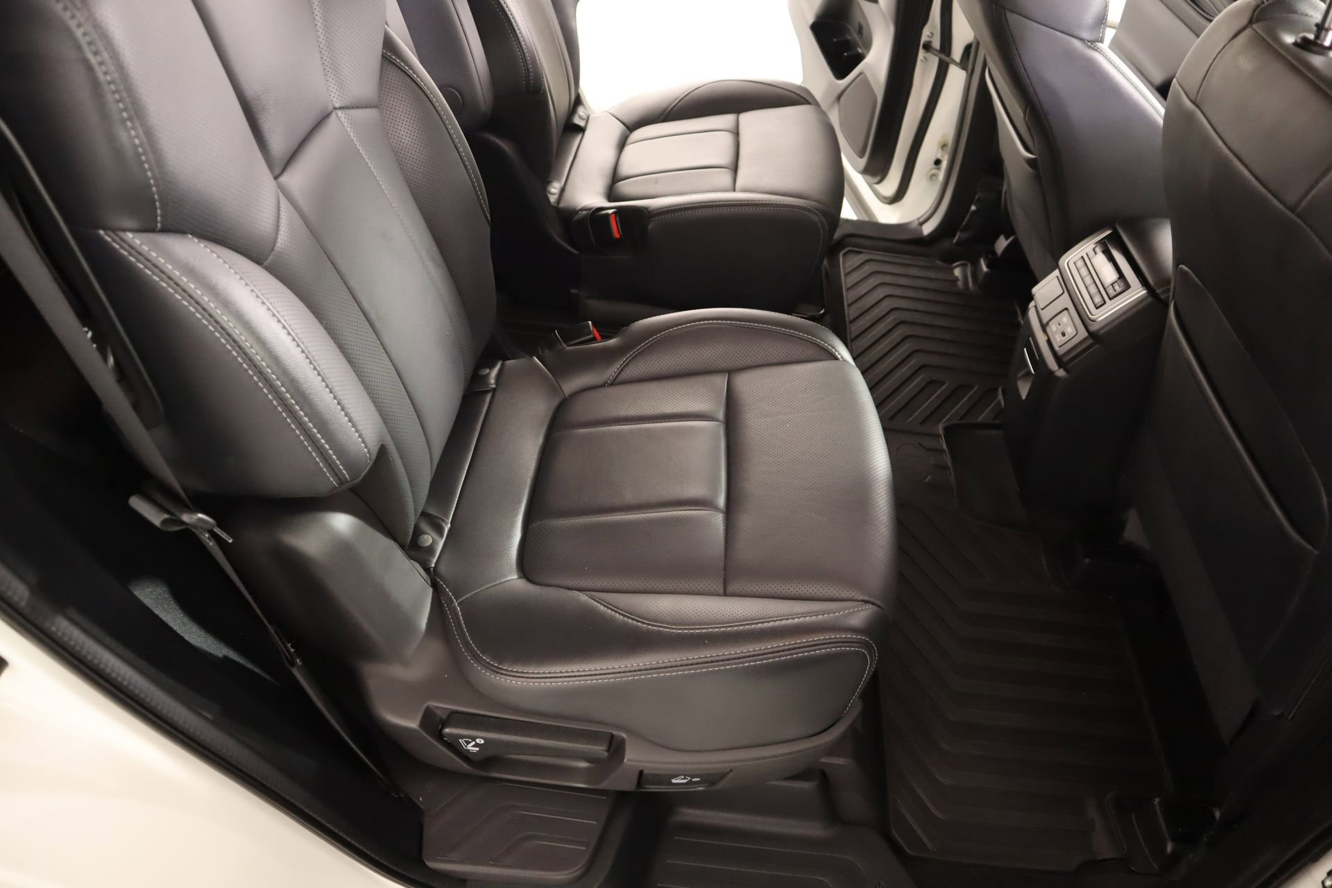 Used 2023 Subaru Ascent Limited image 15