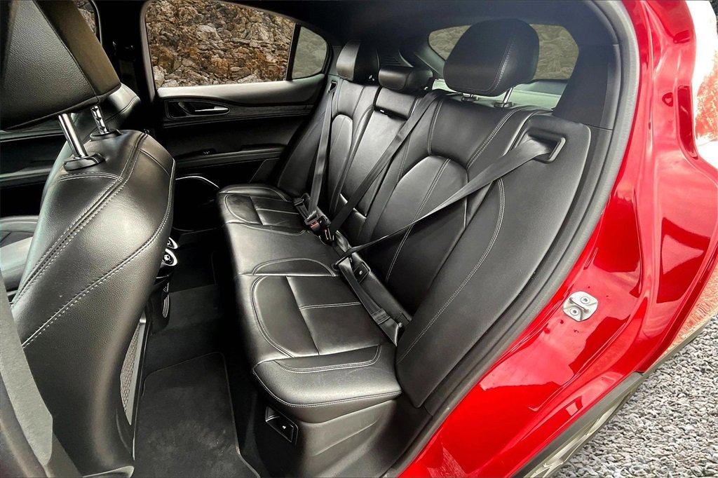 Used 2022 Alfa Romeo Stelvio Sprint image 22