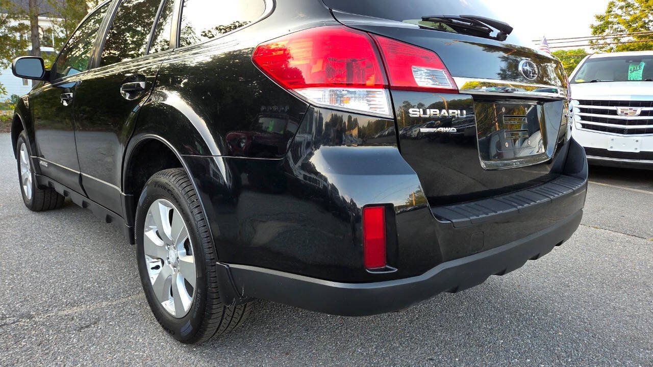 Used 2010 Subaru Outback 2.5i Limited AWD/4WD image 11