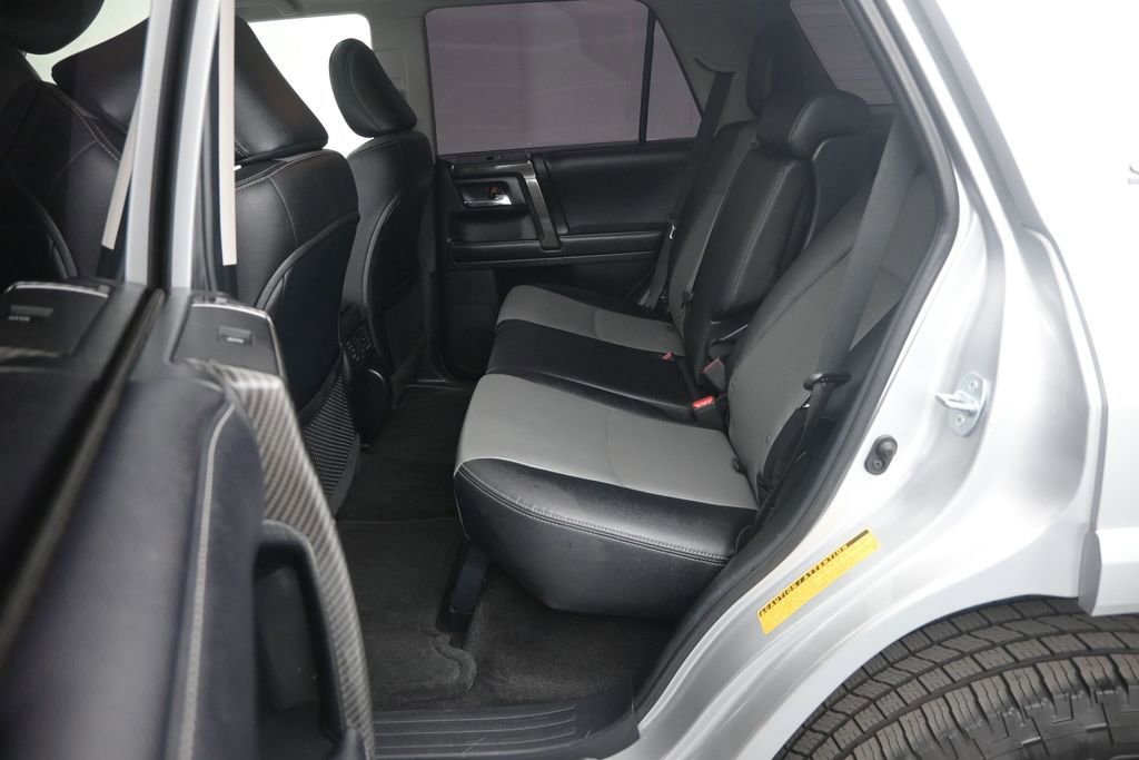 Used 2018 Toyota 4Runner SR5 Premium RWD image 12