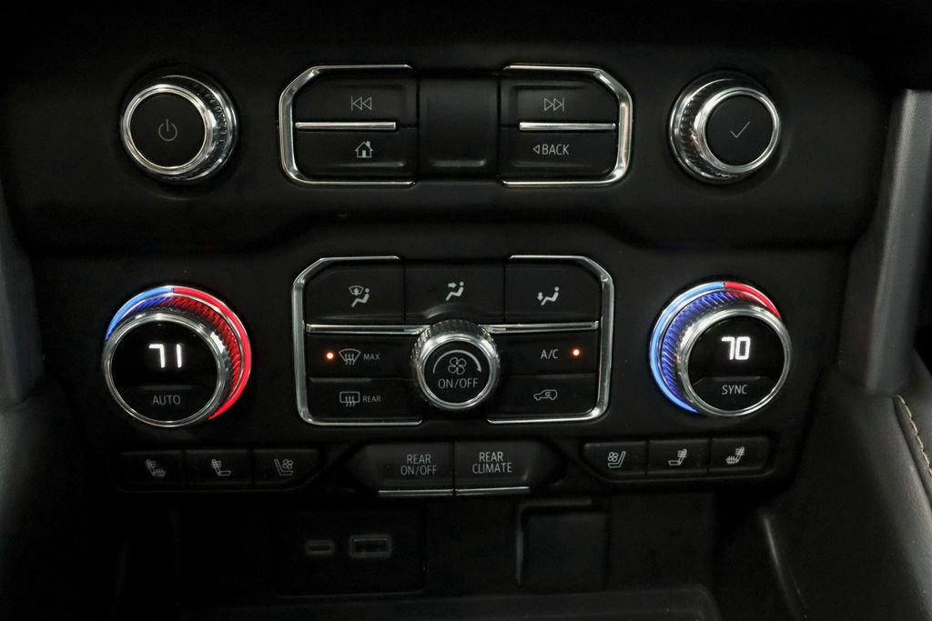 Used 2024 GMC Yukon SLT w/ SLT Luxury Package AWD/4WD image 33