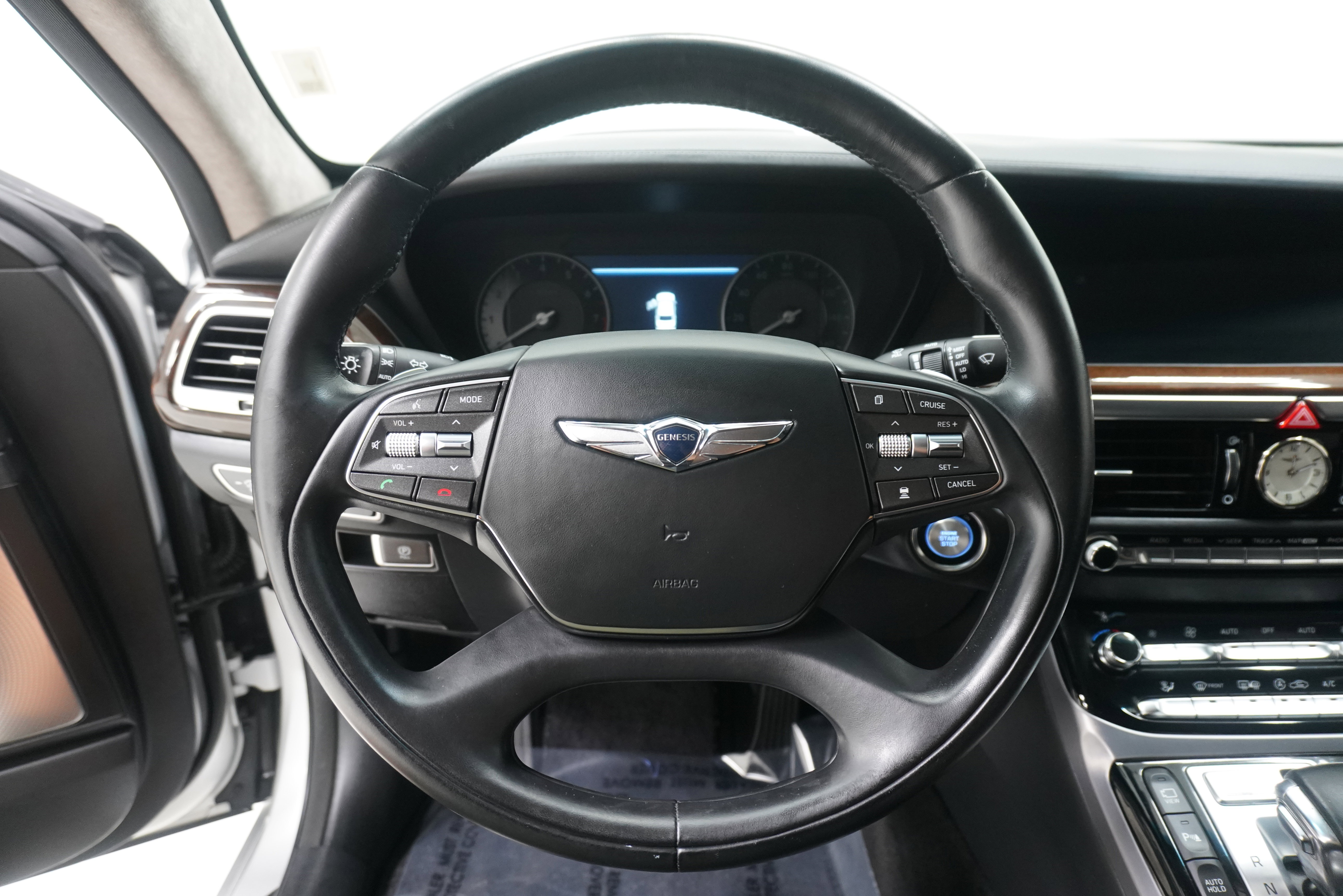 Used 2019 Genesis G90 3.3T Premium image 17