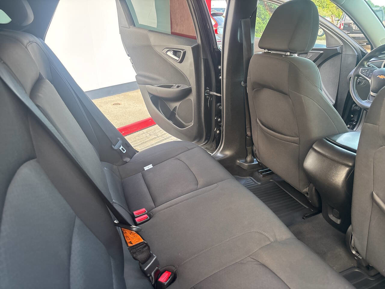 Used 2018 Chevrolet Malibu LS image 19