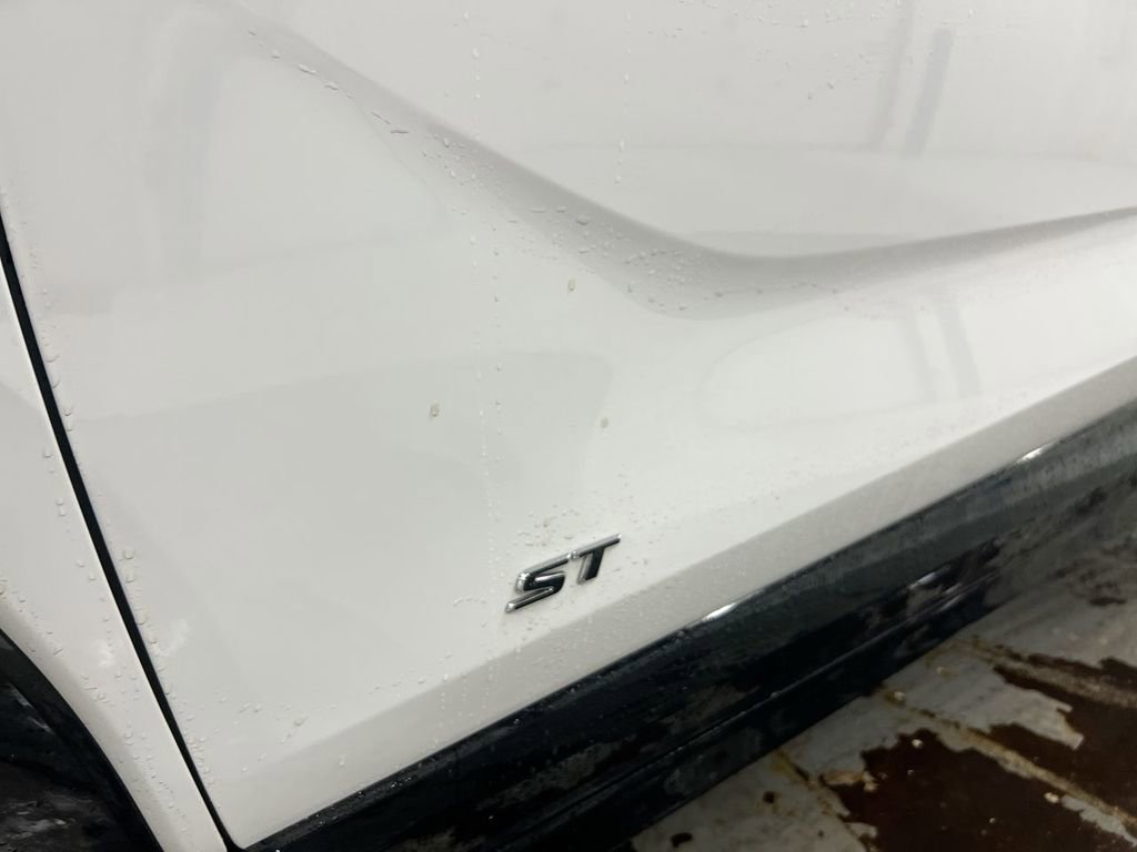 Certified 2025 Buick Encore GX Sport Touring w/ Advanced Technology Package image 25