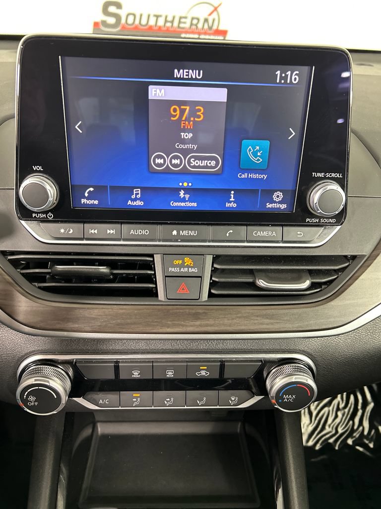 Used 2024 Nissan Altima 2.5 SV FWD image 14