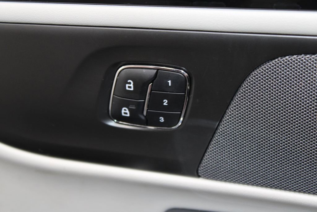 Used 2024 Lincoln Nautilus Reserve image 41