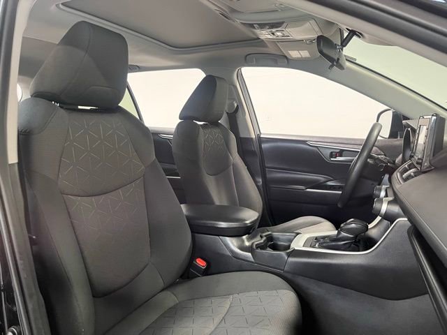 Used 2020 Toyota RAV4 XLE w/ Convenience Package image 10