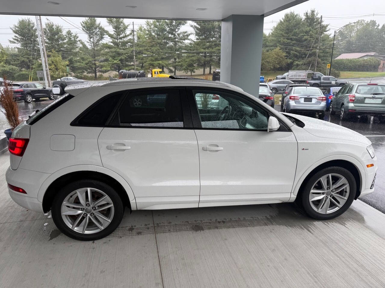 Used 2018 Audi Q3 2.0T Premium w/ Convenience Package image 2