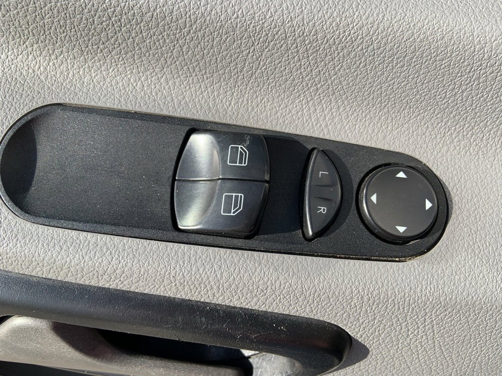 Used 2016 Mercedes-Benz Sprinter 2500 image 23