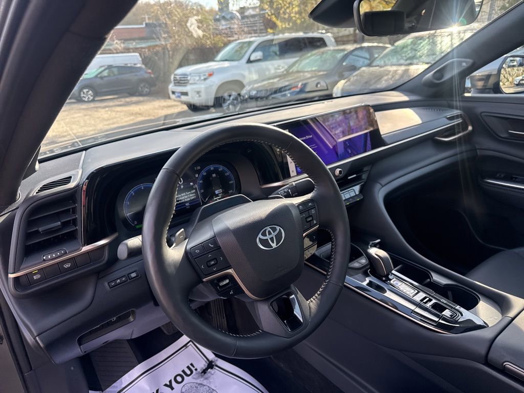 Used 2024 Toyota Crown Platinum AWD/4WD image 15