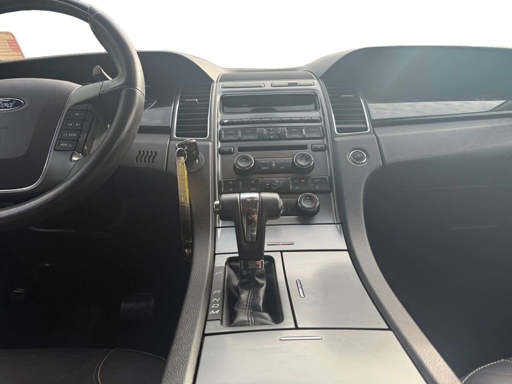 Used 2012 Ford Taurus Limited image 11