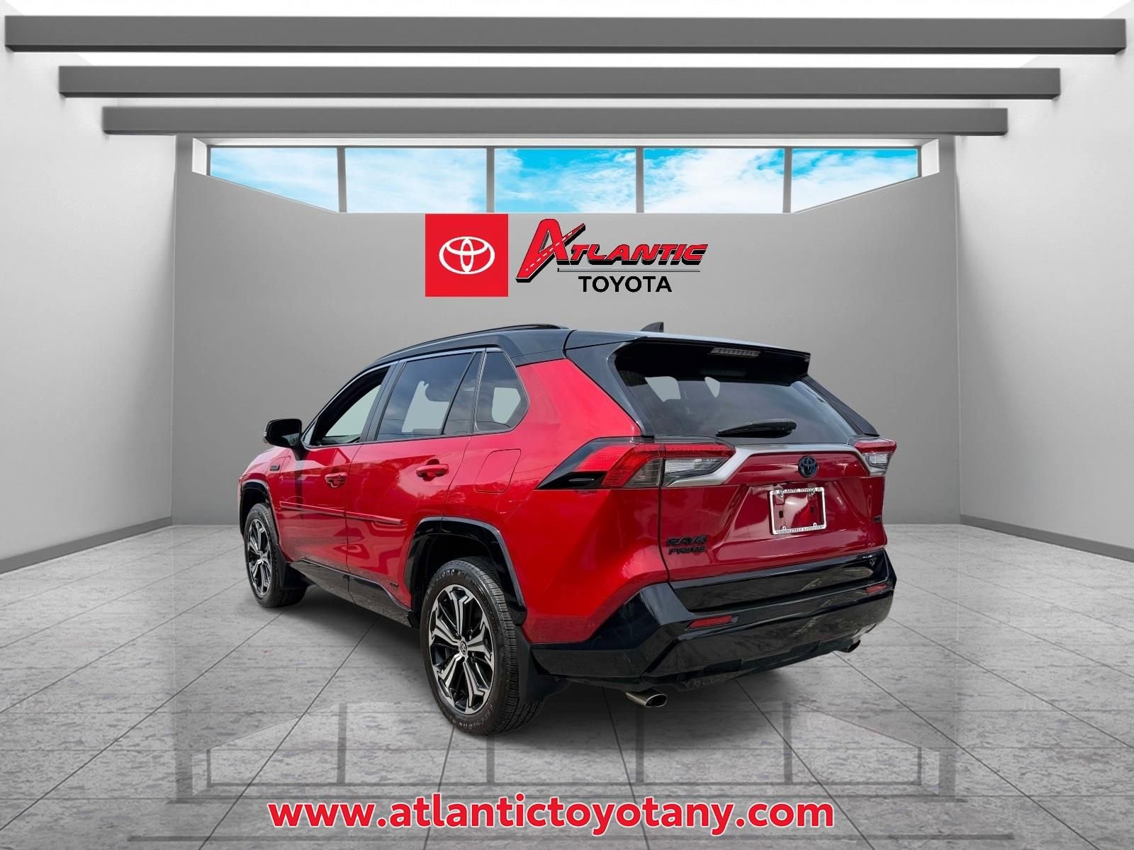 Used 2022 Toyota RAV4 XSE w/ Weather Package AWD/4WD image 6
