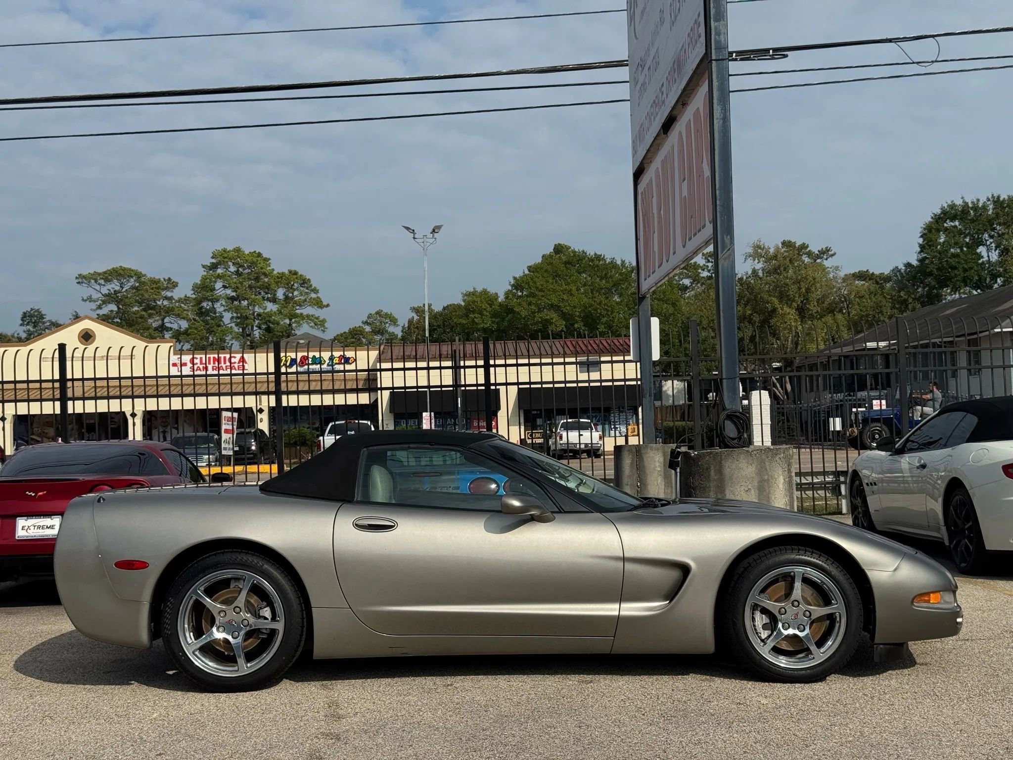 Used 2000 Chevrolet Corvette Convertible w/ Memory Pkg image 39