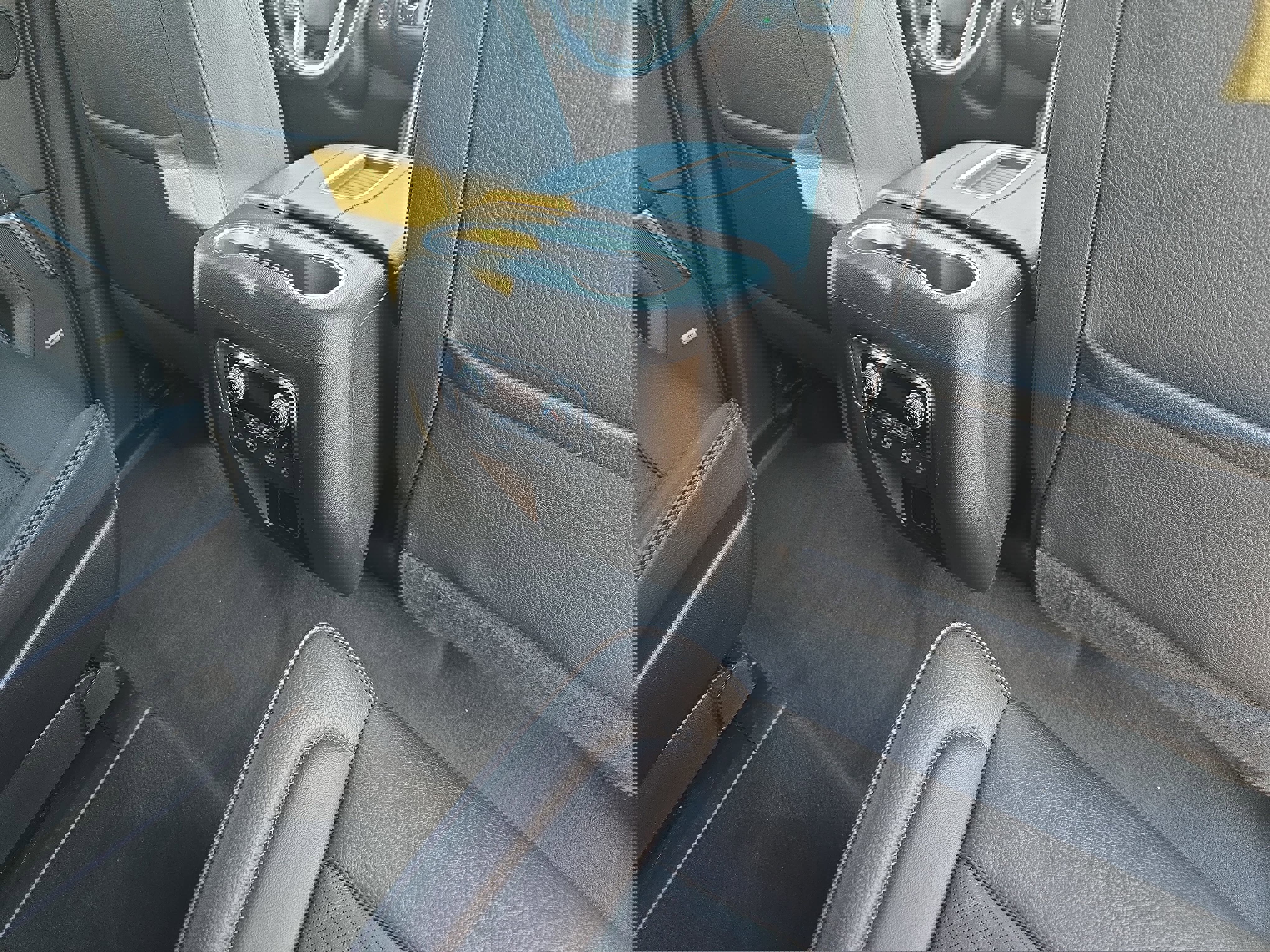 Used 2023 GMC Yukon XL Denali w/ Denali Reserve Package image 12