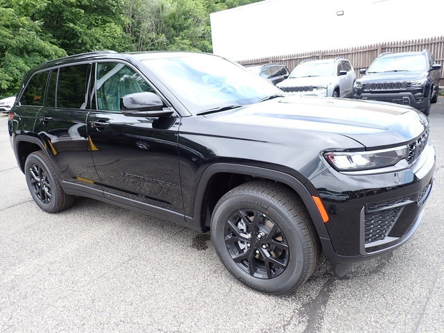New 2026 Jeep Grand Cherokee Altitude AWD/4WD image 9
