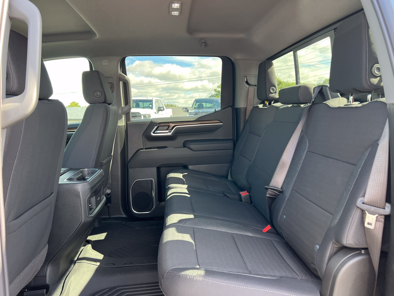 New 2026 Chevrolet Silverado 1500 RST w/ Dark Appearance Package AWD/4WD image 5