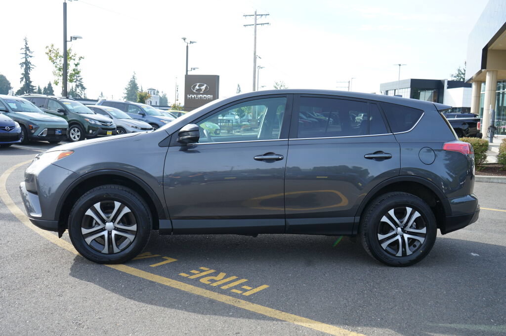 Used 2018 Toyota RAV4 LE w/ All Weather Liner Package FWD image 6