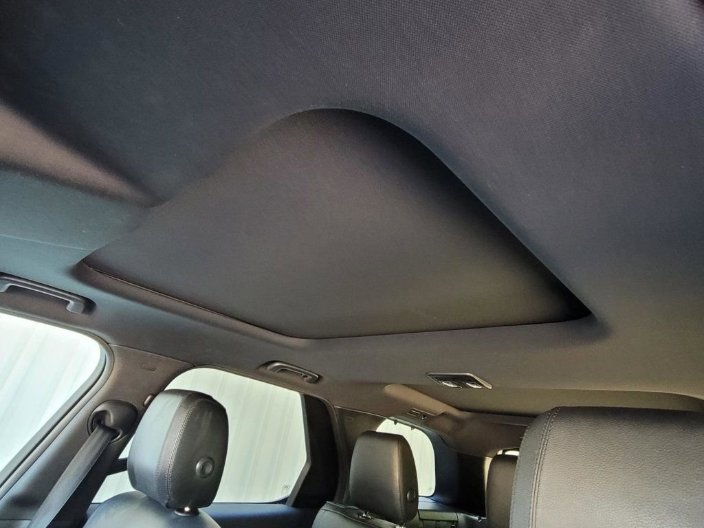 Used 2020 Land Rover Discovery SE image 7