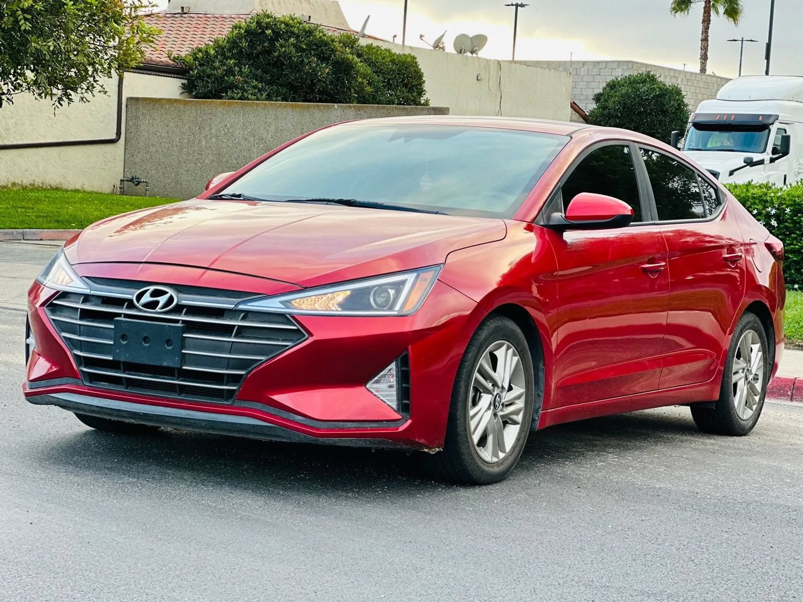 Used 2019 Hyundai Elantra SEL FWD image 2
