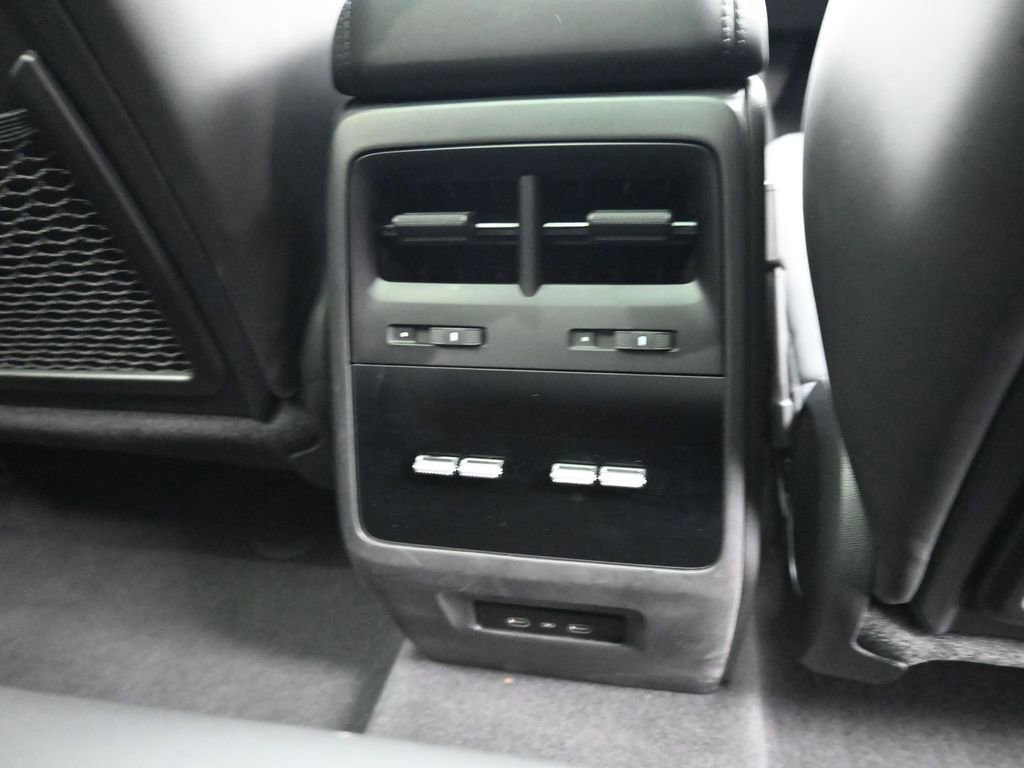 Certified 2024 Porsche Macan 4 Electric image 27