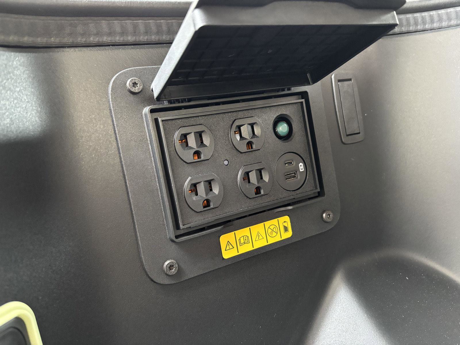Used 2022 Ford F150 Lightning Lariat AWD/4WD image 35