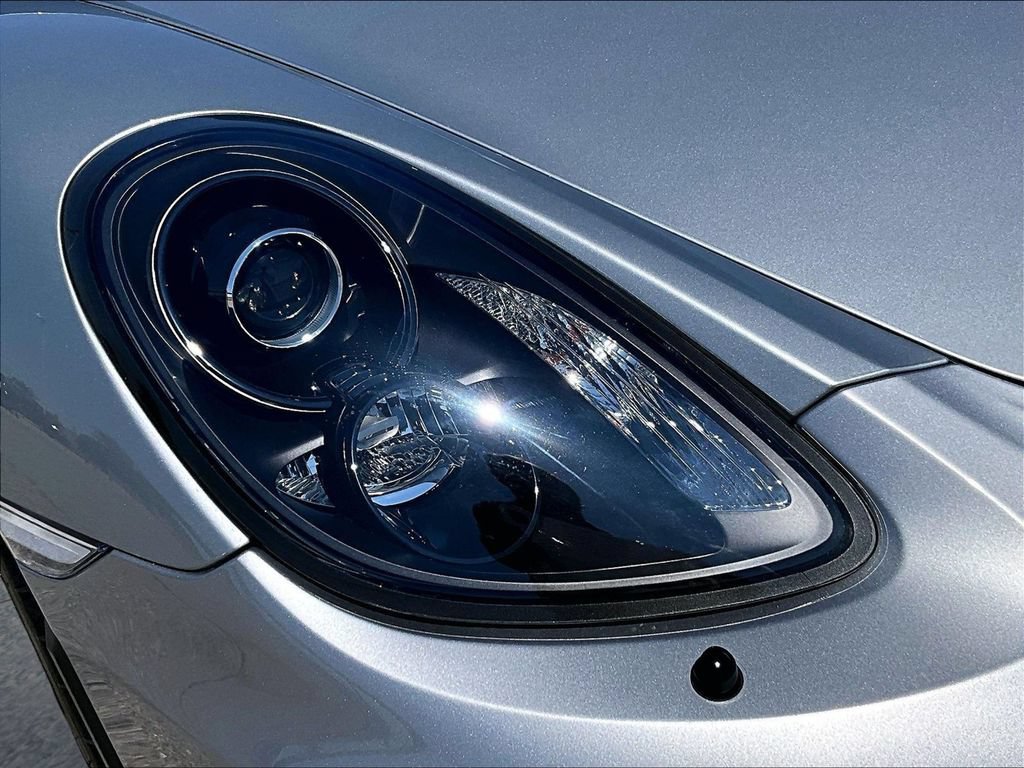 Certified 2016 Porsche Cayman GT4 RWD image 12