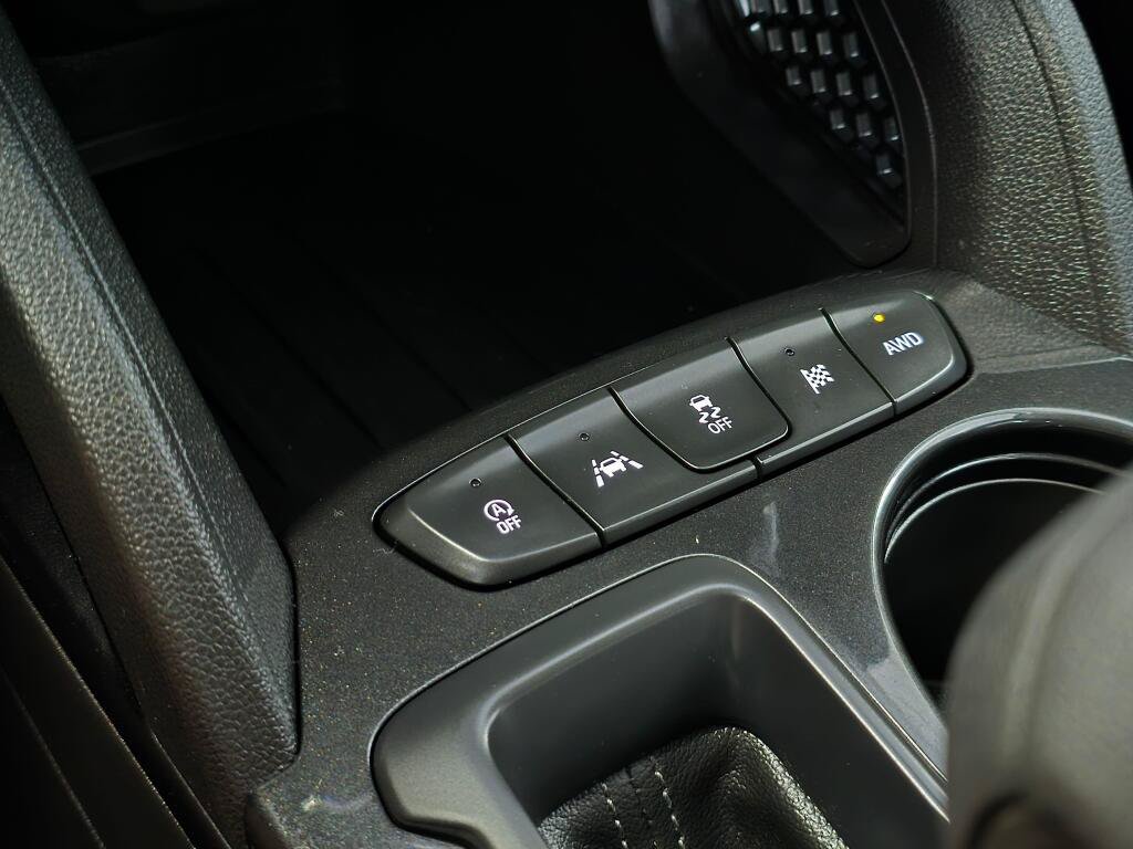 Used 2025 Chevrolet TrailBlazer LT AWD/4WD image 29