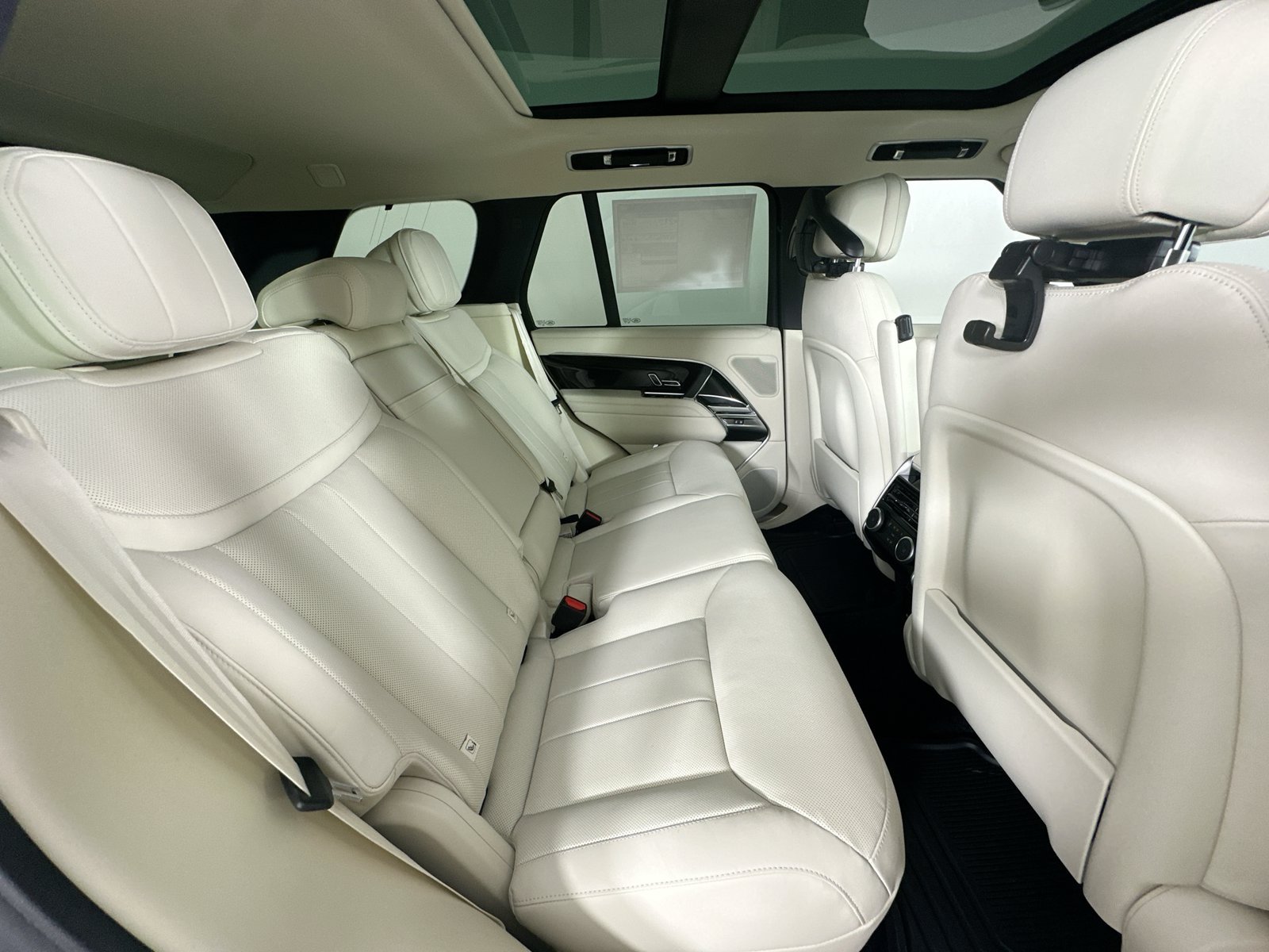New 2027 Land Rover Range Rover SE AWD/4WD image 45
