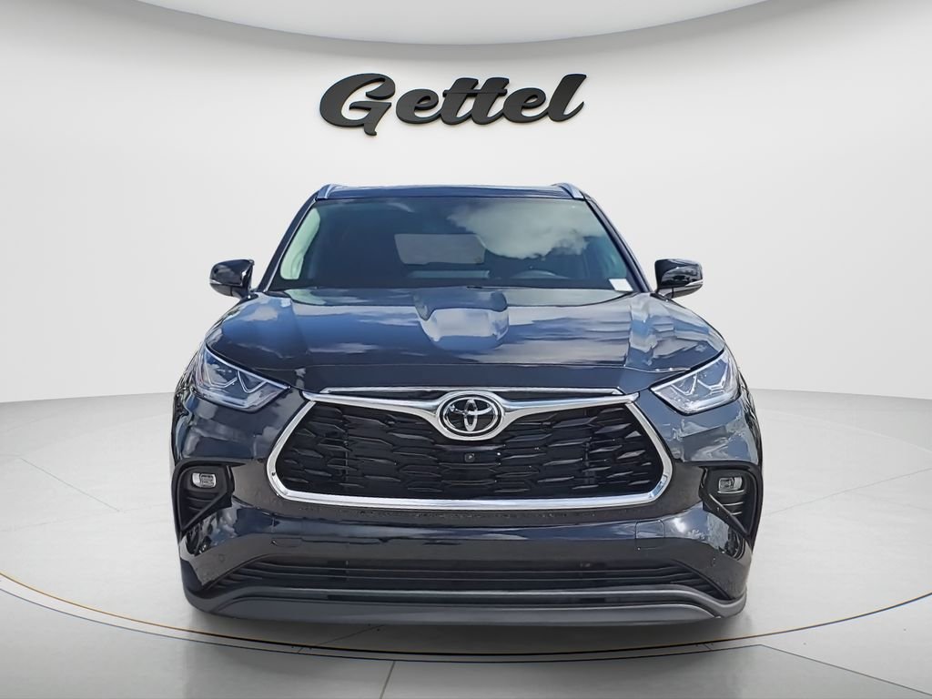 New 2026 Toyota Highlander Limited AWD/4WD image 2