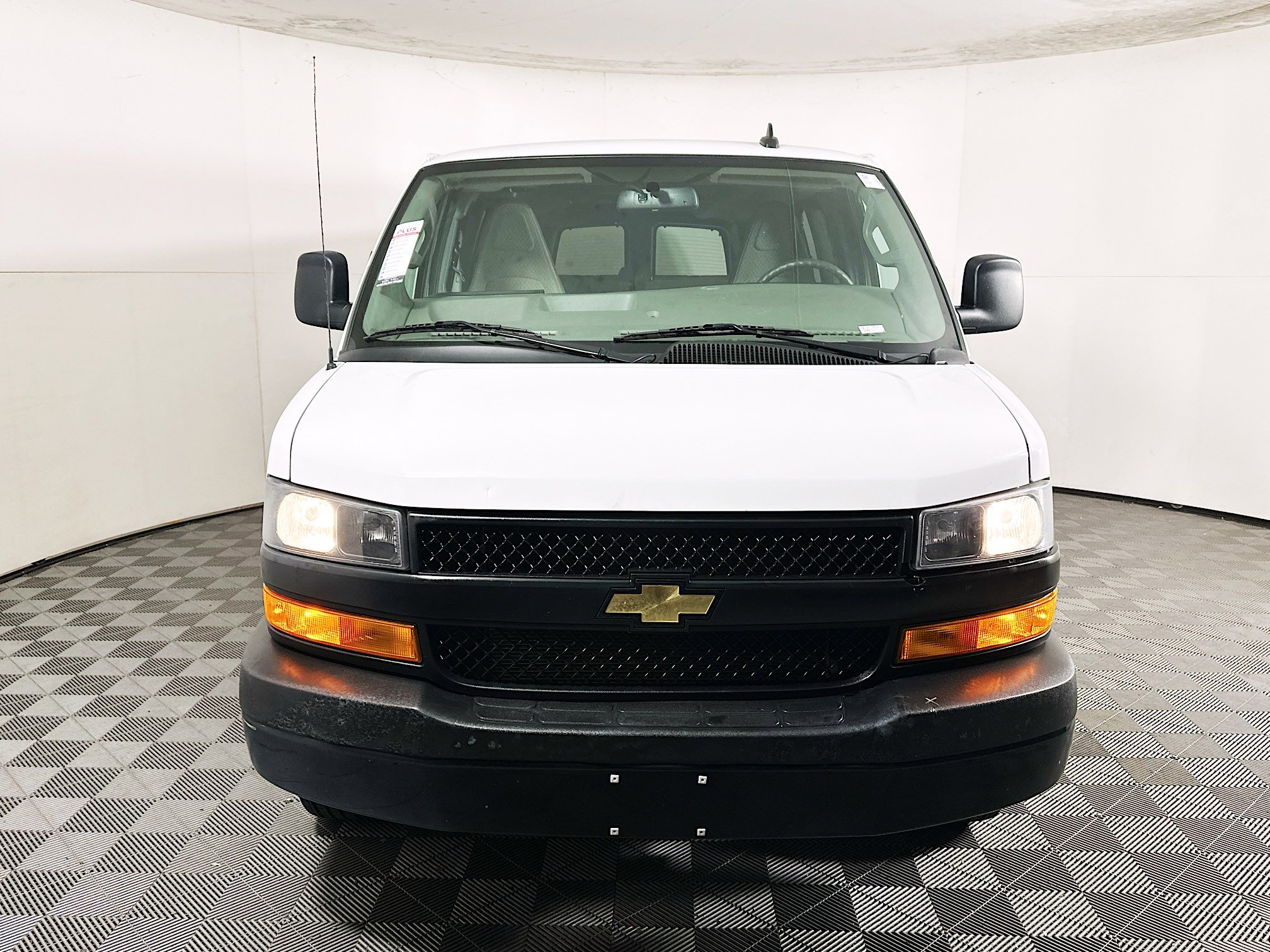 Used 2023 Chevrolet Express 3500 LS RWD image 8