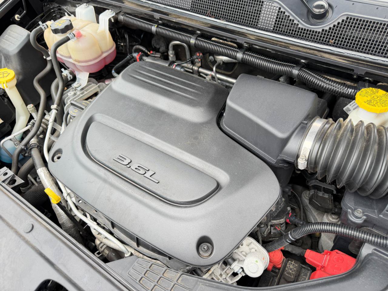 Used 2023 Chrysler Pacifica Touring-L FWD image 88