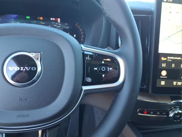 New 2026 Volvo XC60 B5 Plus w/ Protection Package Premier AWD/4WD image 20