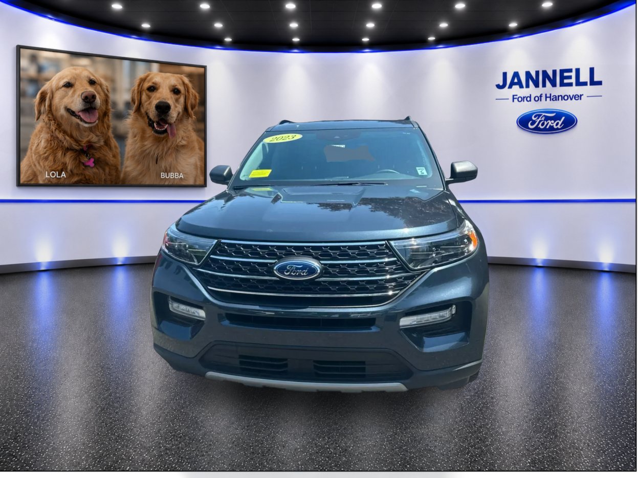 Used 2023 Ford Explorer XLT w/ Equipment Group 202A AWD/4WD image 2