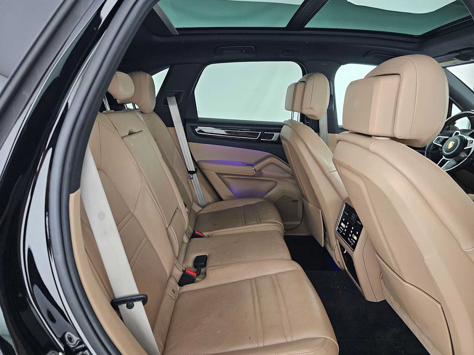 Used 2023 Porsche Cayenne Platinum Edition AWD/4WD image 12