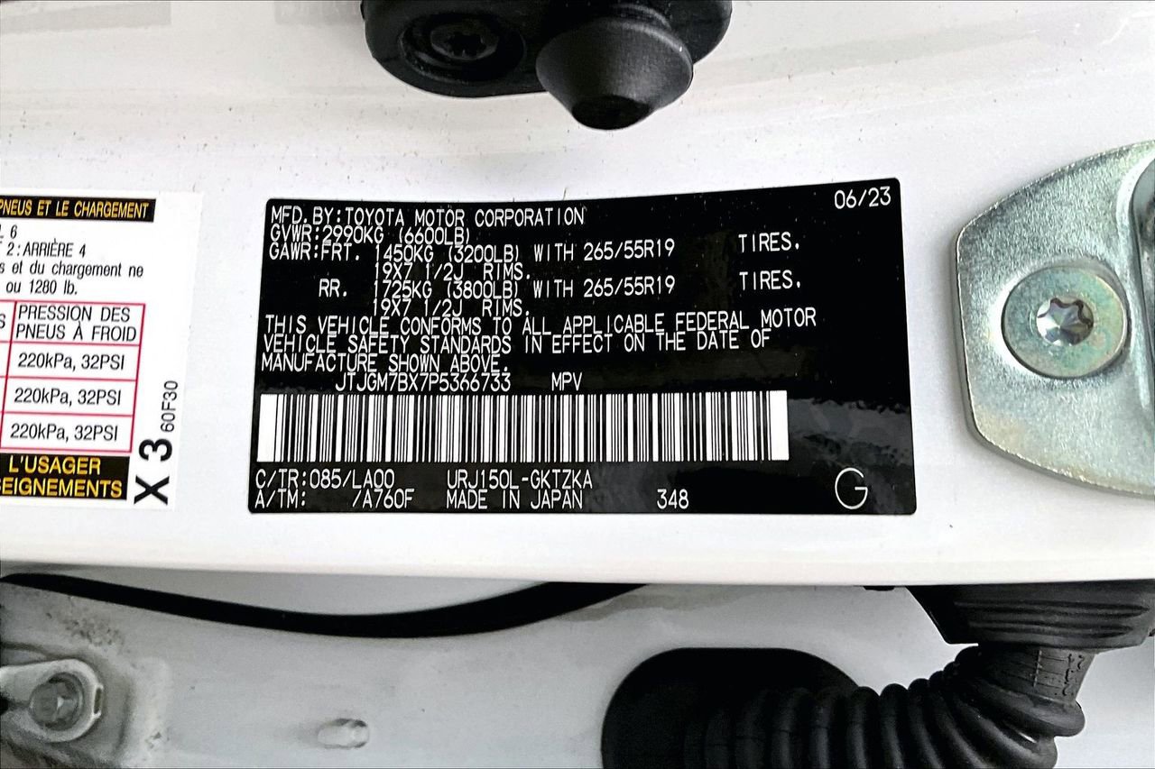 Used 2023 Lexus GX 460 Luxury w/ Sport Design Package image 16