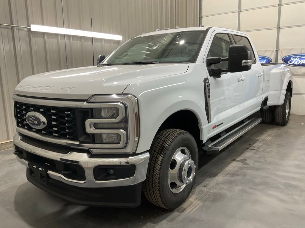New 2026 Ford F350 XLT w/ XLT Premium Package AWD/4WD image 3
