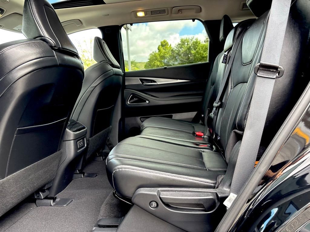 Certified 2026 INFINITI QX60 Luxe w/ Cargo Package image 13