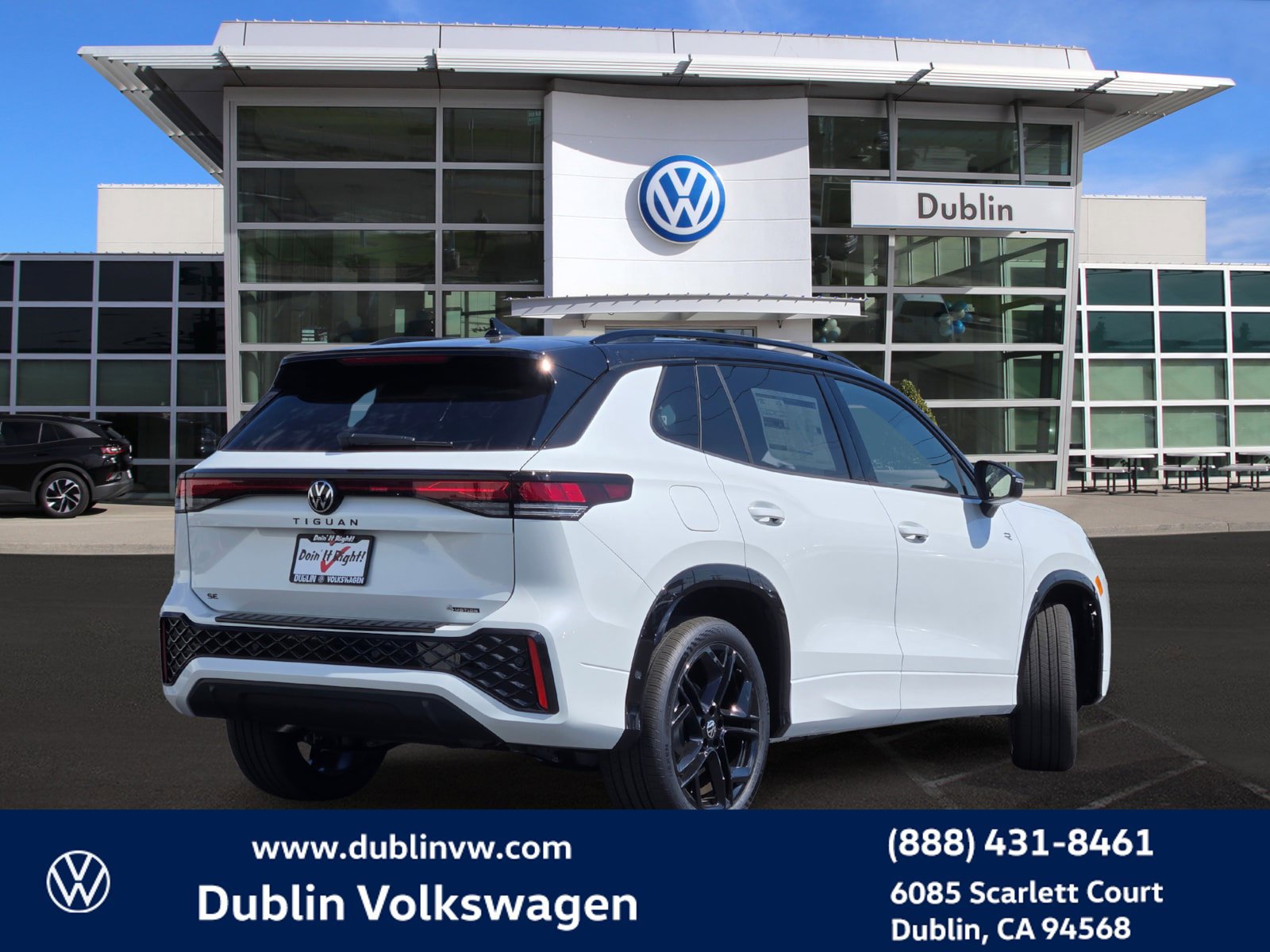 New 2026 Volkswagen Tiguan SE R-Line AWD/4WD image 4