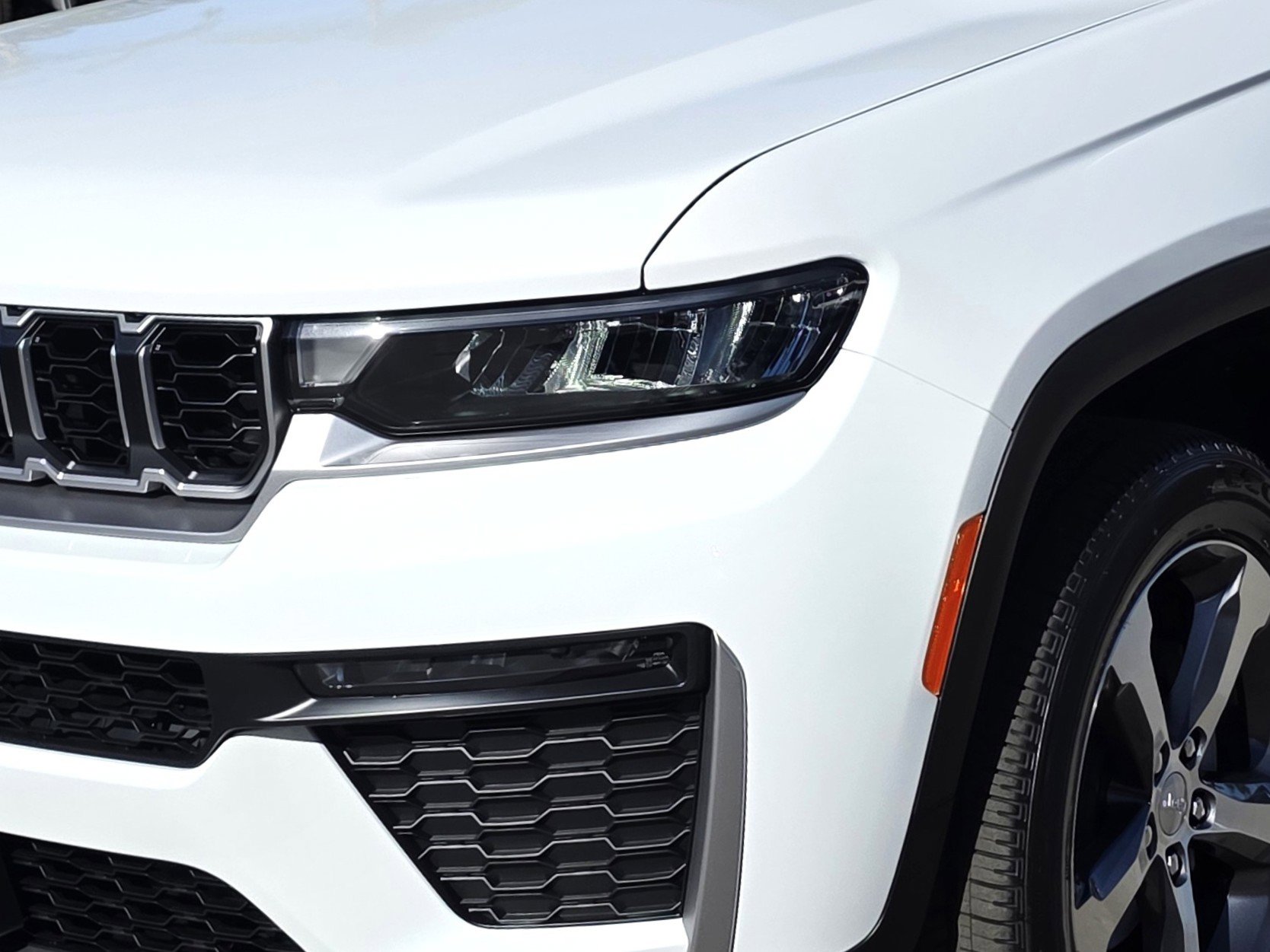 New 2026 Jeep Grand Cherokee Limited image 8