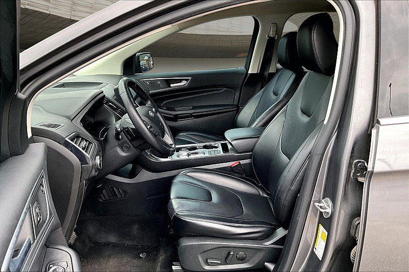 Used 2022 Ford Edge Titanium w/ Equipment Group 301A image 23