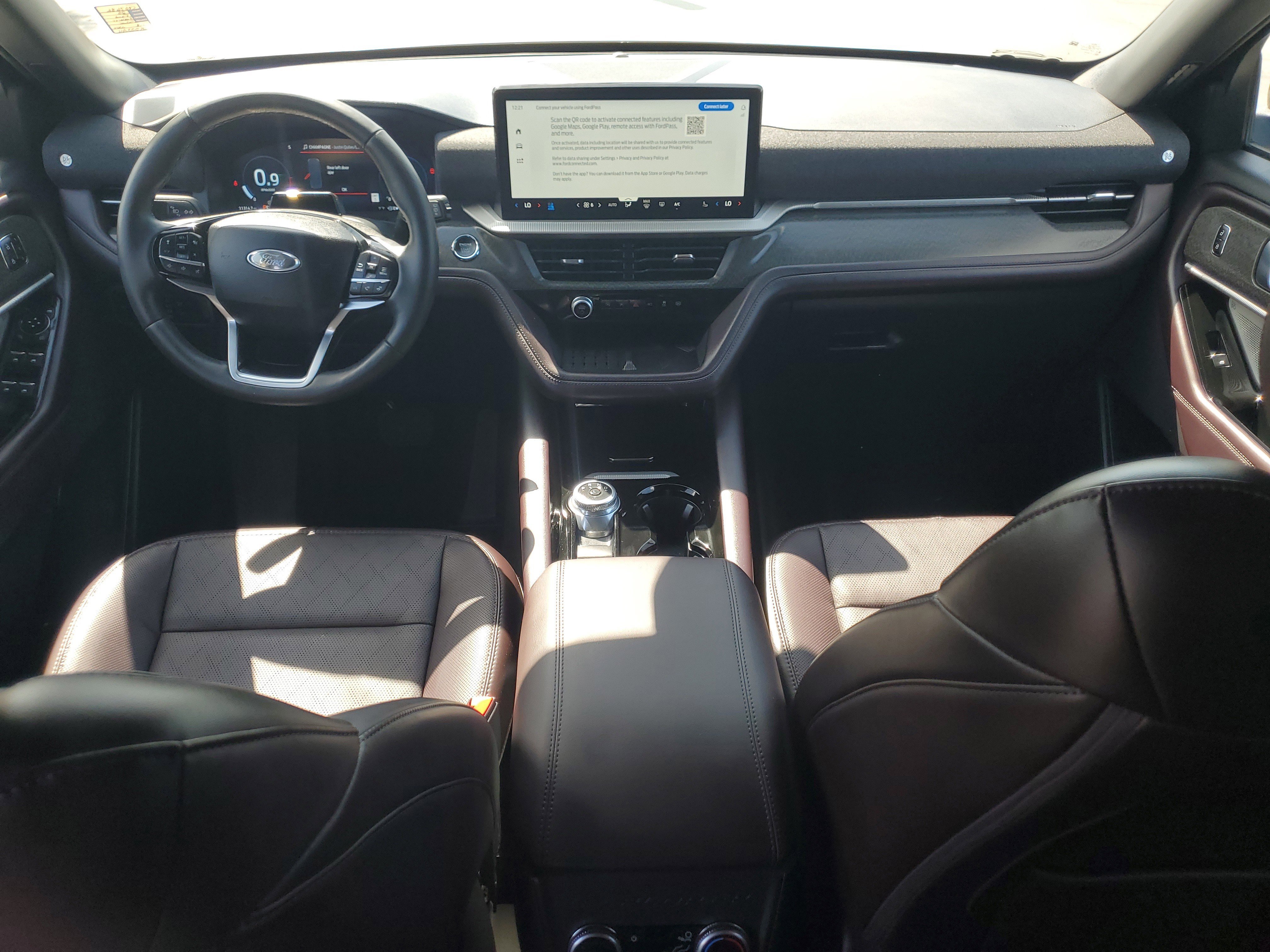 Certified 2025 Ford Explorer Platinum image 16