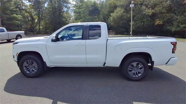 Used 2025 Nissan Frontier SV image 5